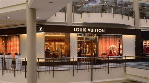 Louis Vuitton store location